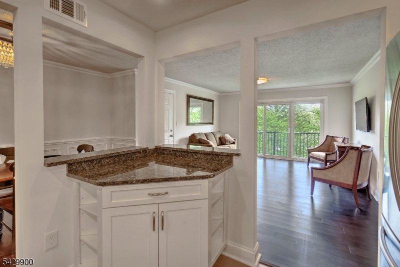 142 Woodward Ln