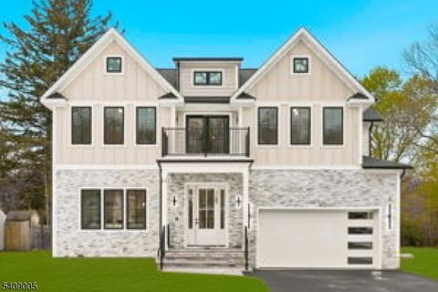 11 Hawthorne Dr Livingston Twp. NJ 07039