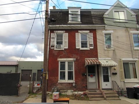 15 Reese Ct Phillipsburg Town NJ 08865