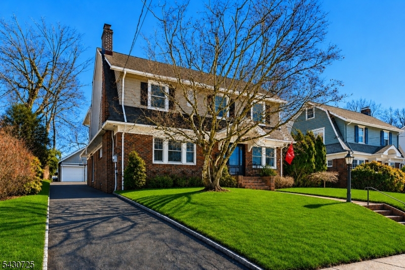 7 Wayland Dr