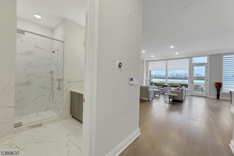 3 Somerset Ln-Glass House 109