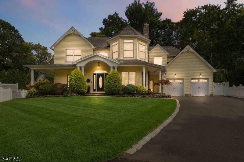 15 Chapel Pl
