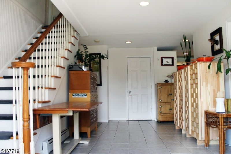 25 Waterside Dr