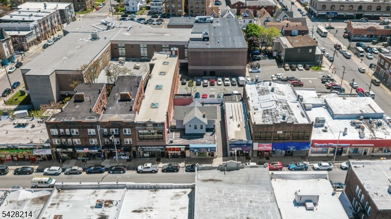 285 Monroe St