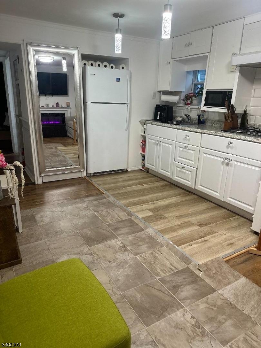 16 Sale St
