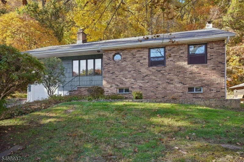 138 Emmans Rd