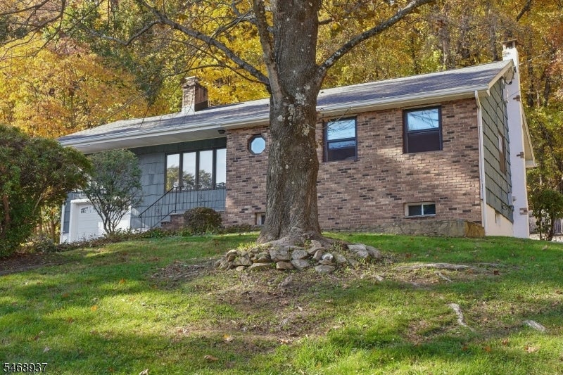 138 Emmans Rd