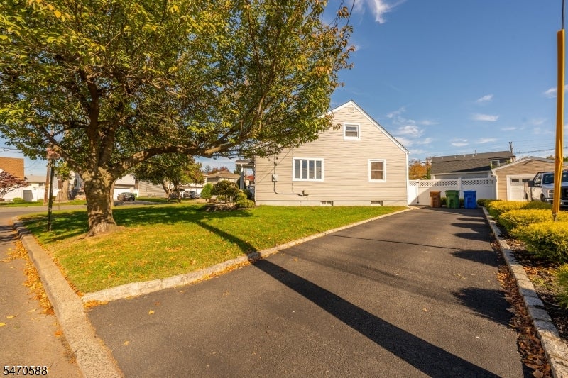 1932 Crescent Pkwy