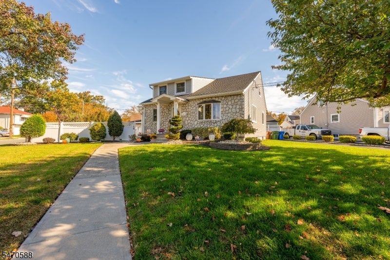 1932 Crescent Pkwy