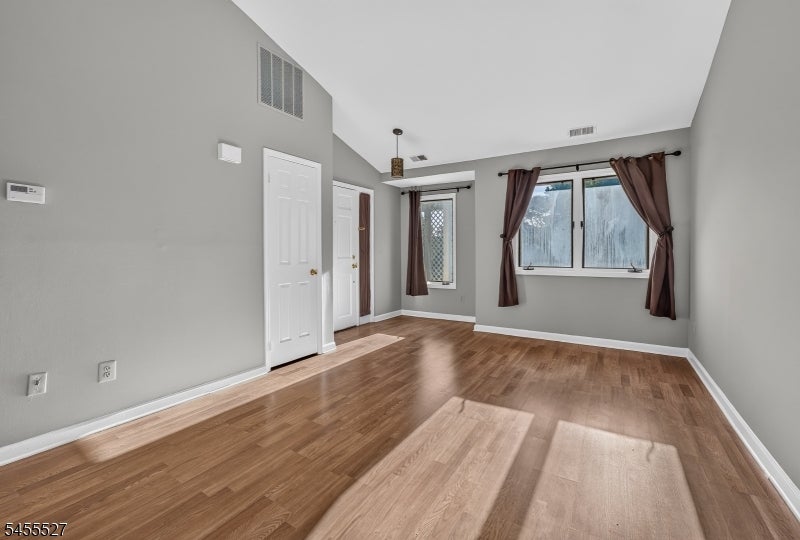 8 Augusta Dr