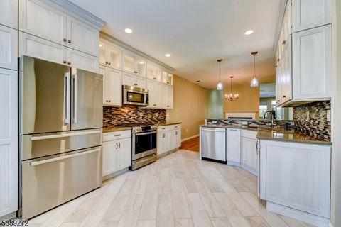 Photo of 26 Ebersohl Cir, Readington, NJ 08889 (MLS # 3991580)