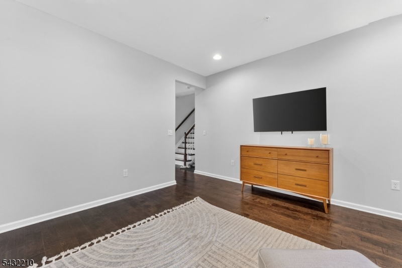 11 Cannon Dr