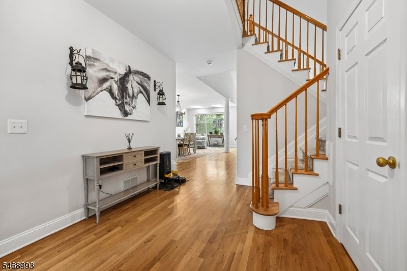 4 Meadowbrook Club Way