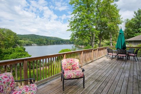 31 Lakeshore Dr Oakland Boro NJ 07436