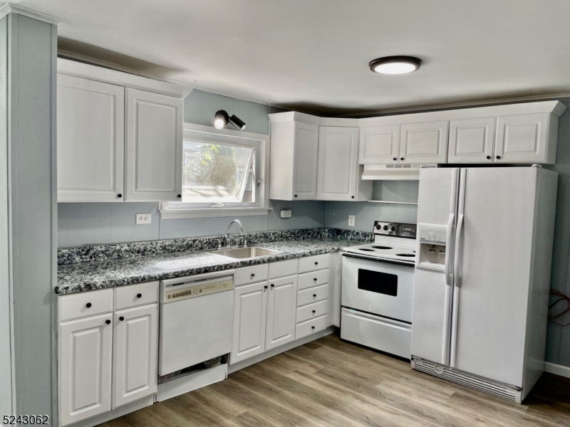 42 Oneida Ave