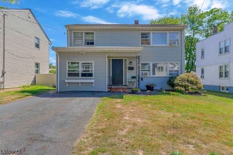 Photo of 138 Runyon Ave, Middlesex, NJ 08846 (MLS # 3996087)