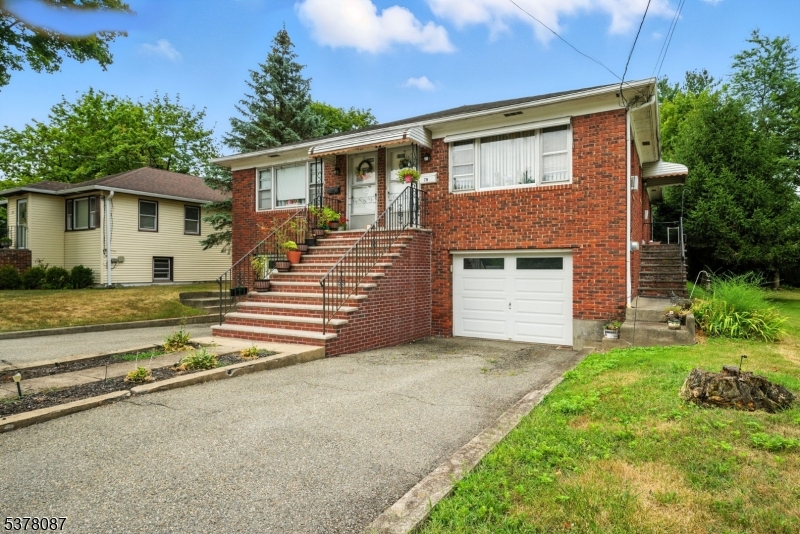 719 Hillside Ave