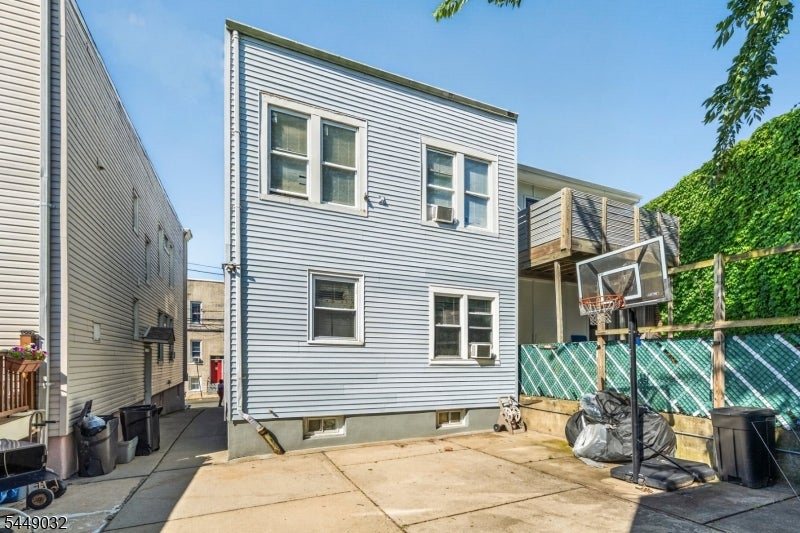 1115 22Nd St