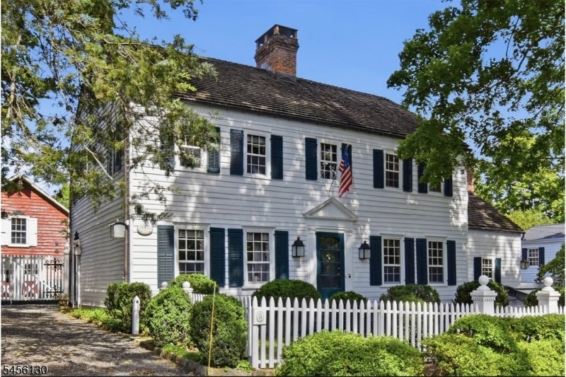 8 Joliet Street