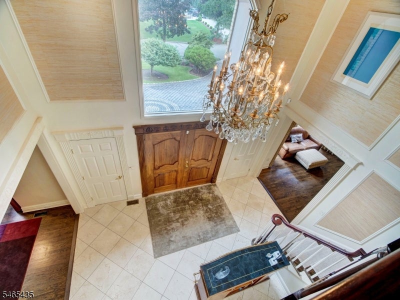 34 Jarombek Dr