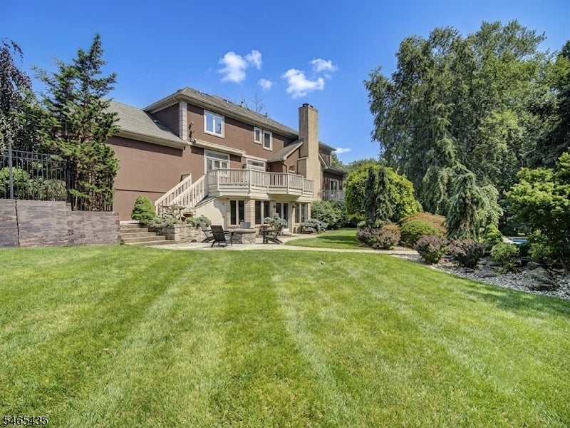 34 Jarombek Dr
