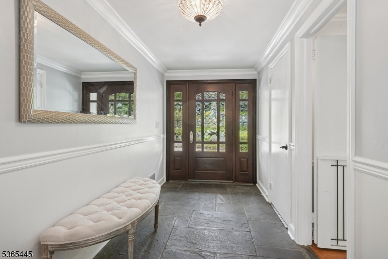 8 Hornbeam Ln