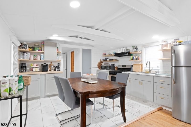60 Sherwood Park