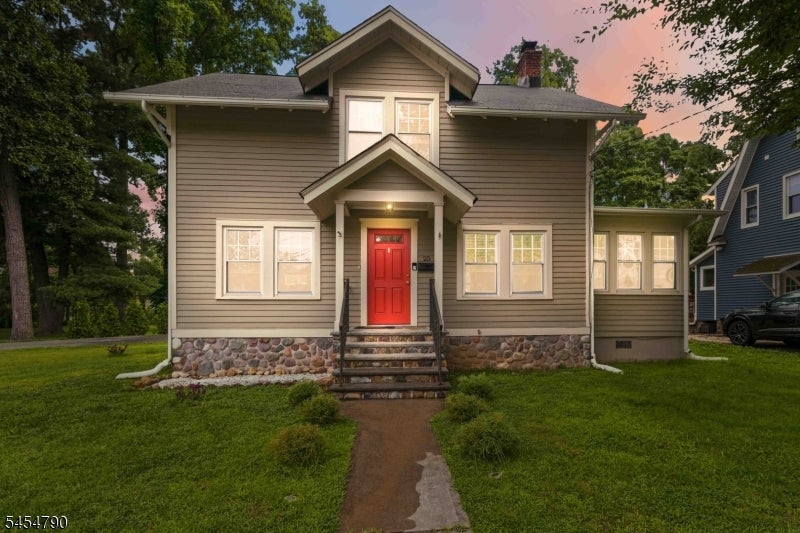 25 Rosedale Ave