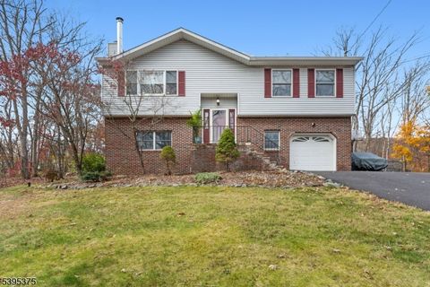 Photo of 7 Dover Milton Rd, Jefferson, NJ 07438 (MLS # 3996169)