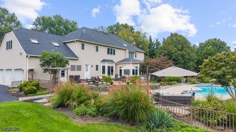 11 Huntington Dr
