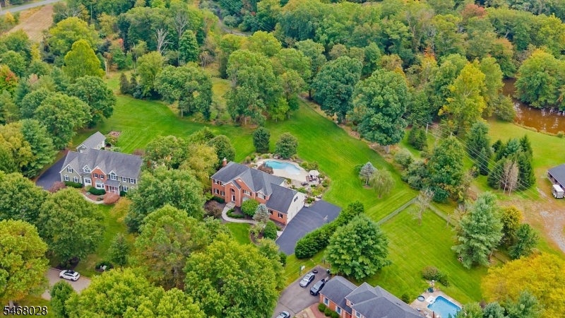 11 Huntington Dr