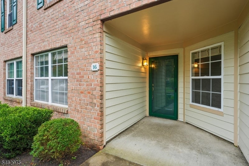 16 Cadence Ct