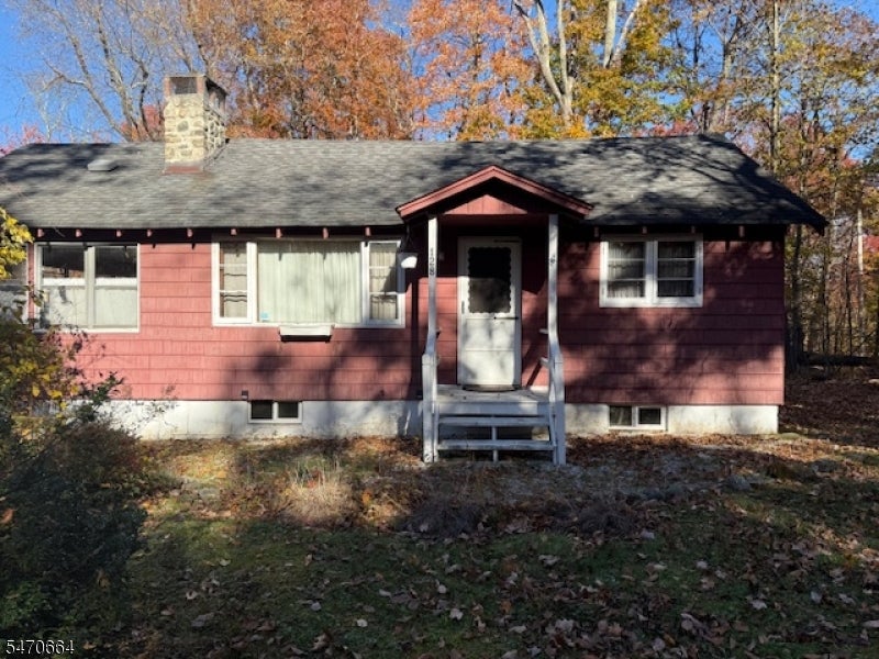 128 E Lakeside Dr