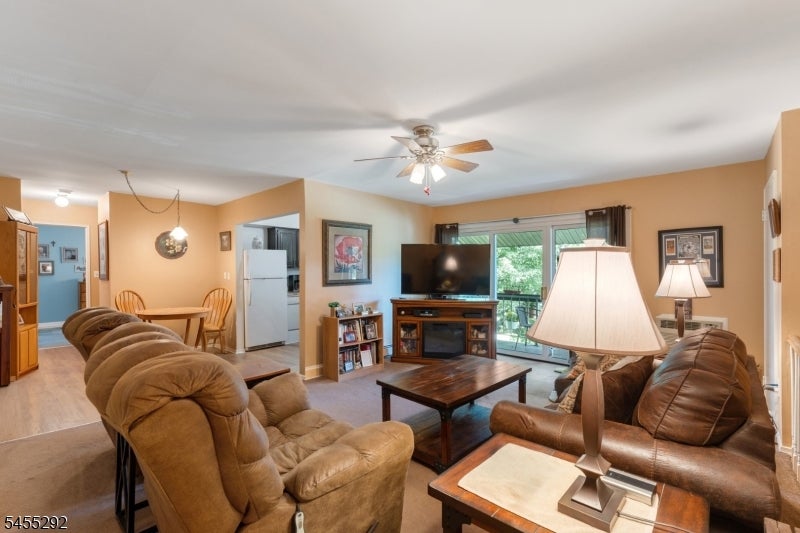 18 Deanna Drive 40