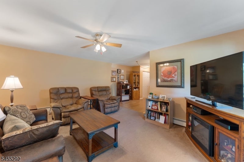 18 Deanna Drive 40