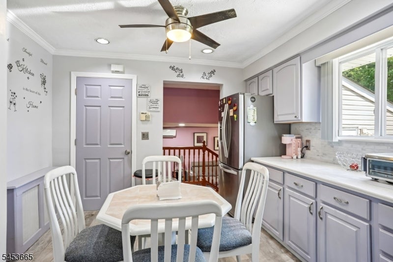 10 Independence Dr