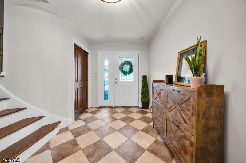 55 Gathering Rd