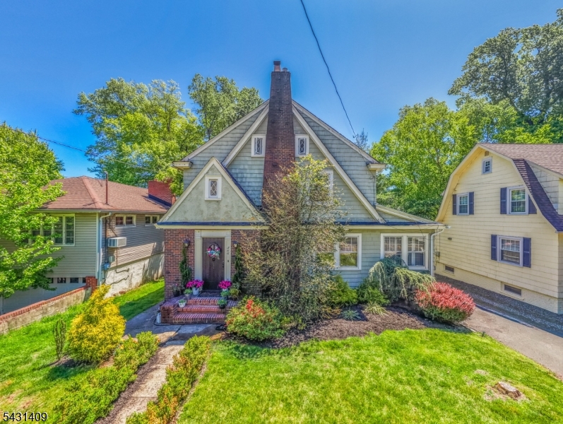366 Gregory Ave