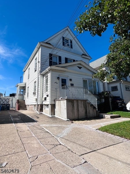 64 Avenue C 2
