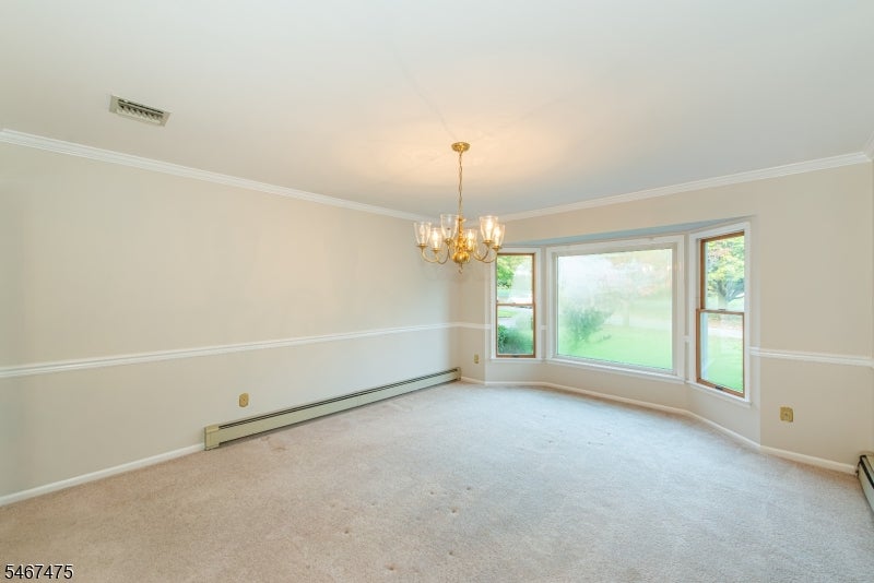 4 STRATFORD DR
