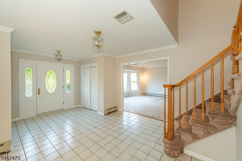 4 STRATFORD DR