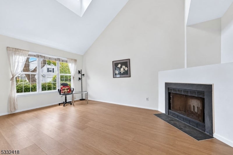 268 Edgeware Ct