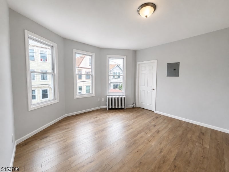 227 Patterson St 2F