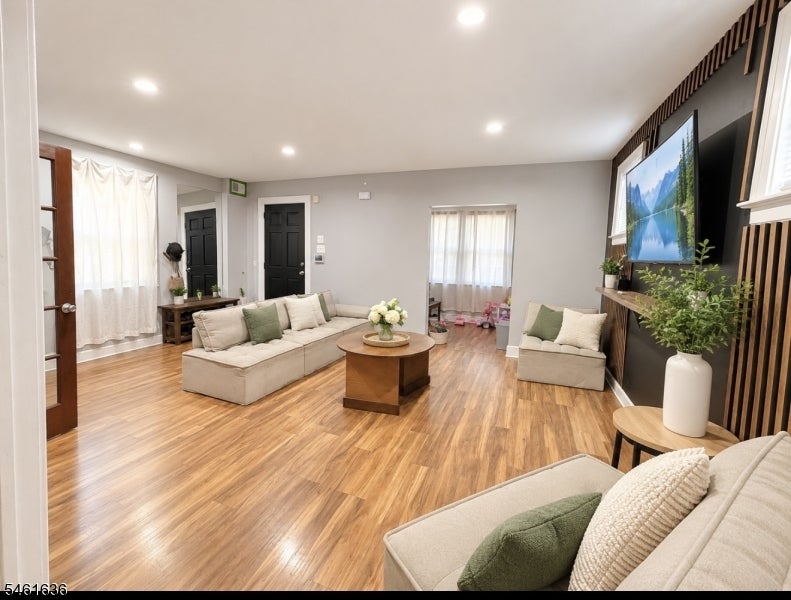 81 Delmar Pl