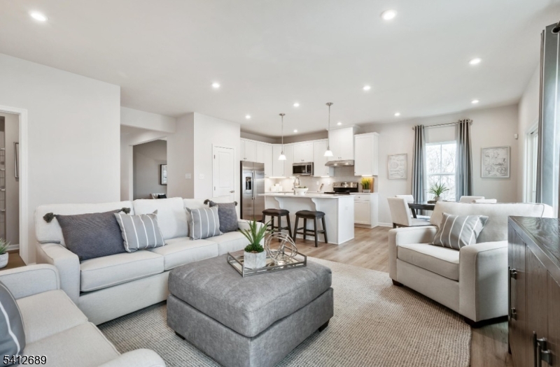 66 Thomas Knoll Blvd