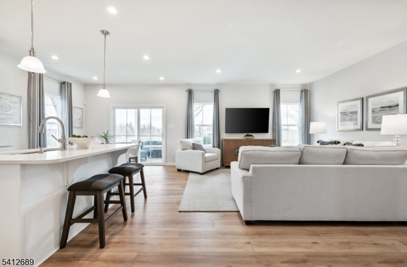 66 Thomas Knoll Blvd