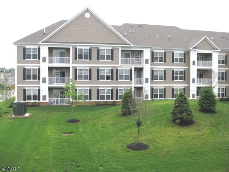 3223 Edward Stec Blvd