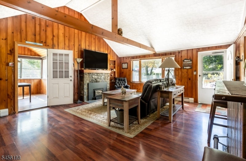 103 Breakneck Rd
