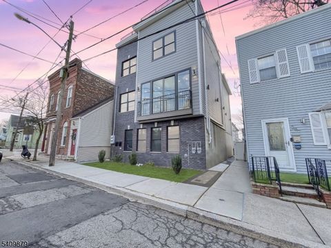 285 Lembeck Ave L Jersey City NJ 07305