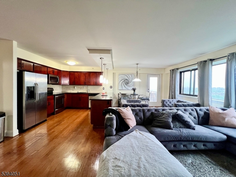 60 Parkway Dr 14D